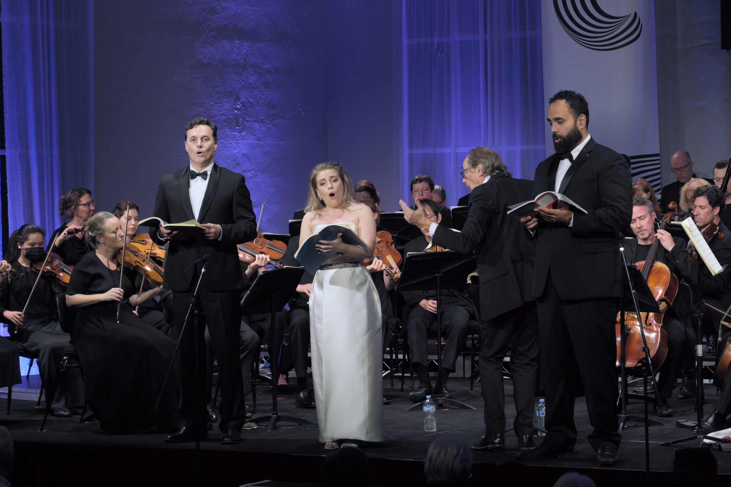 CIMF 2022. Concert 2. <i>Creation</i>.  Soloists Andrew Goodwin, Alexandra Oomens and James Ioelu perform with the Australian Haydn Ensemble and the Sydney Chamber Choir, conducted by Roland Peelman.  Photo by Peter Hislop.” width=”2560″ height=”1707″ srcset=”https://limelightmagazine.com.au/wp-content/uploads/2022/04/20220429d-014-Con02-Creation-rushes-scaled .jpg 2560w, https://limelightmagazine.com.au/wp-content/uploads/2022/04/20220429d-014-Con02-Creation-rushes-300×200.jpg 300w, https://limelightmagazine.com.au/wp -content/uploads/2022/04/20220429d-014-Con02-Creation-rushes-1024×683.jpg 1024w, https://limelightmagazine.com.au/wp-content/uploads/2022/04/20220429d-014-Con02- Creation-rushes-768×512.jpg 768w, https://limelightmagazine.com.au/wp-content/uploads/2022/04/20220429d-014-Con02-Creation-rushes-1536×1024.jpg 1536w, https://limelightmagazine. com.au/wp-content/uploads/2022/04/20220429d-014-Con02-Creation-rushes-2048×1365.jpg 2048w” sizes=”(max-width: 2560px) 100vw, 2560px”/></p>
<p id=