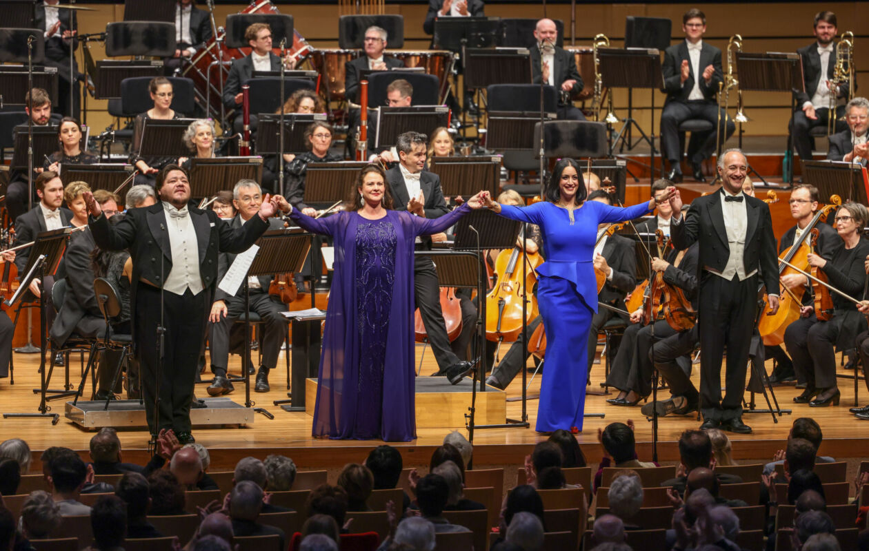 Opera GalaDiego Torre, Deborah Humble, Natalie Aroyan and José Carbó take a bow during the Queensland Symphony Orchestra's Opera Gala, June 2022.