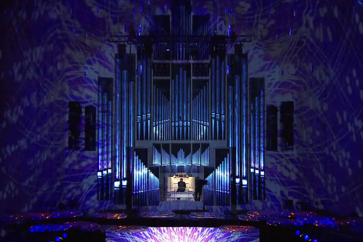 Cameron Carpenter performs on the Sydney Opera House Grand Organ in 2011. Image courtesy Sydney Opera House.